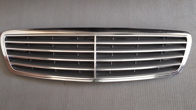 A2208800383 MERCEDES Решетка радиатора купить в Ровно