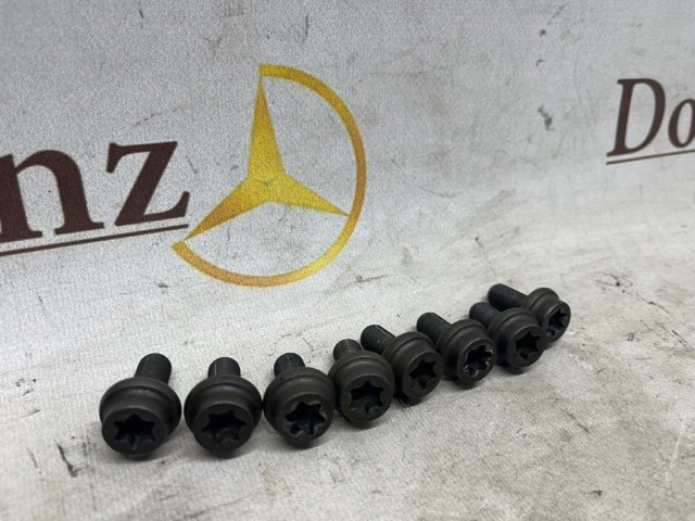 Болт крепления маховика A0109907504 MERCEDES