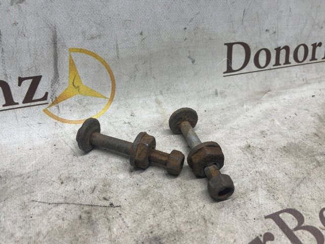 Болт крепления заднего развального рычага, внутренний A1633500606 MERCEDES