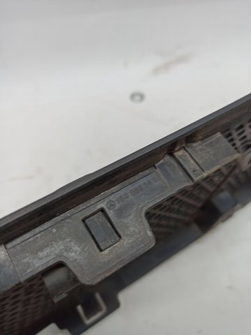 Решетка под лобовое стекло A1648801405 MERCEDES