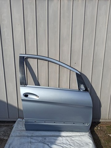 Пассажирская передняя дверь A1697202605 MERCEDES