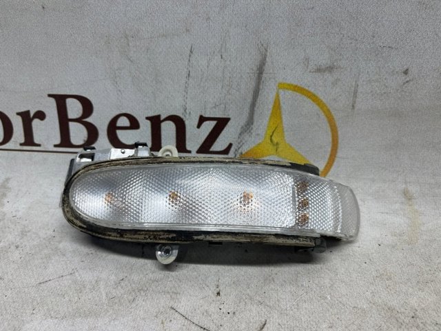 Указатель поворота зеркала правый A2038201021 MERCEDES