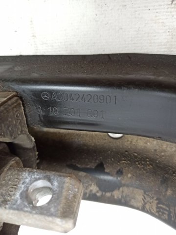 Крепление коробки передач A2042420901 MERCEDES