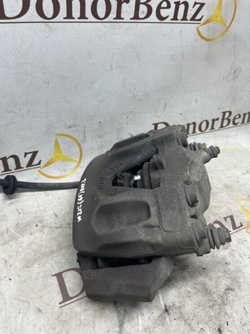 Суппорт тормозной, передний, левый A2044213581 MERCEDES