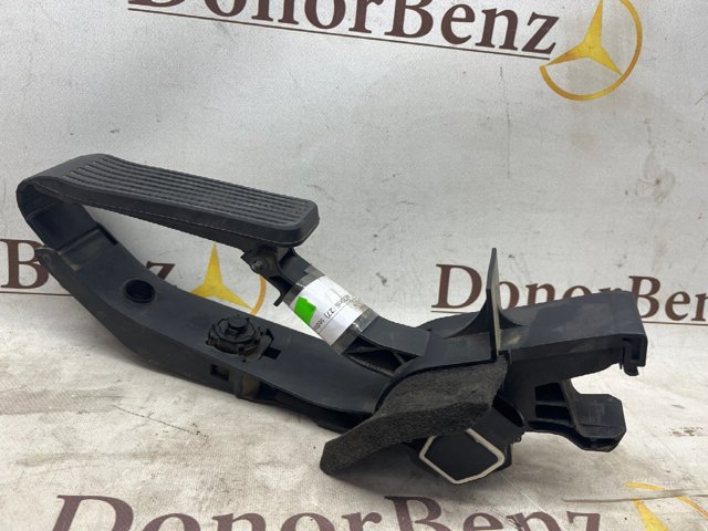 Педали газа A2113000404 MERCEDES