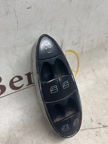 Кнопочный блок управления стеклоподъемником передний левый A2118219951 MERCEDES