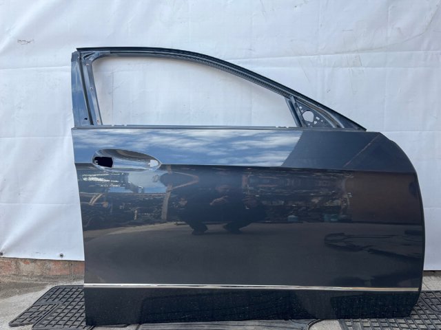 Пассажирская передняя дверь A2127200205 MERCEDES