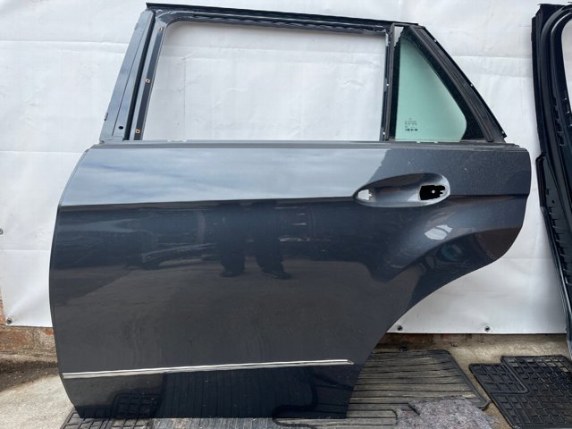 Дверь задняя A2127300305 MERCEDES
