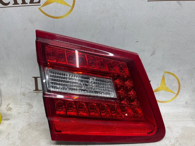 Задняя левая внутренняя фара A2128200964 MERCEDES