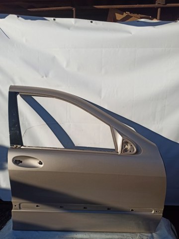 Пассажирская передняя дверь A2207200205 MERCEDES