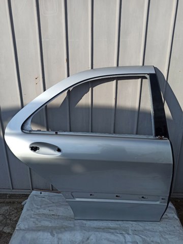 Задняя правая дверь A2207300205 MERCEDES