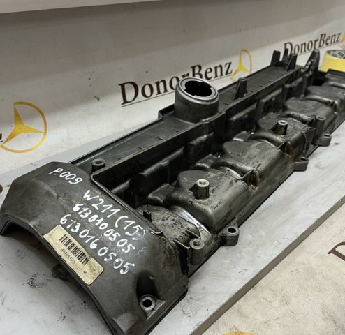 Крышка двигателя A6130160505 MERCEDES
