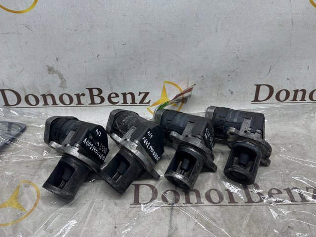 Клапан EGR системы рециркуляции отработавших газов A6421400860 MERCEDES