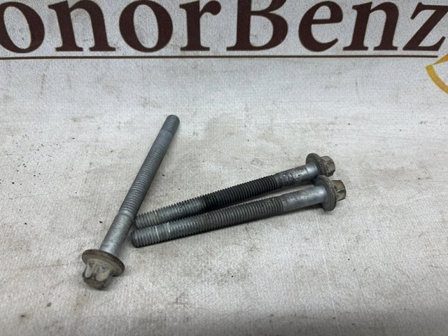 Болт компрессора кондиционера N910143008011 MERCEDES
