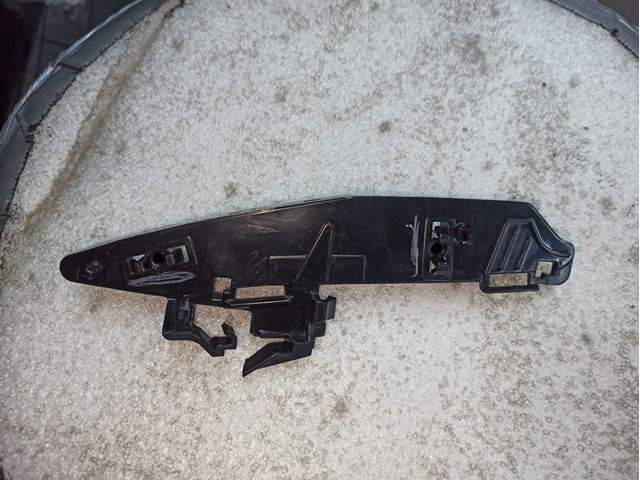 BMW 51117399981 Направляющая переднего бампера правая в наличии Полтава