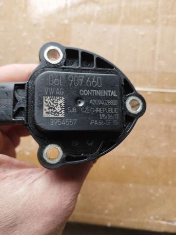 Датчик уровня масла двигателя 06L907660 VAG