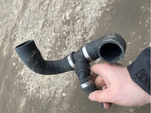 11537603511 Шланг (патрубок) водяного насоса приемный купить Ровно