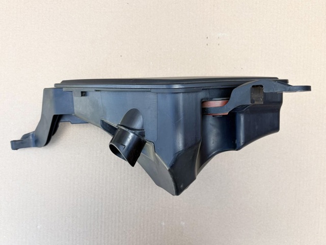 13718612084 BMW Резонатор воздушного фильтра купить в Львов