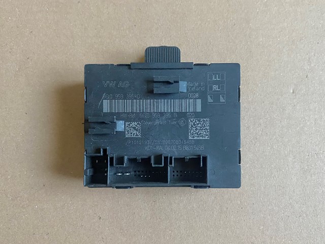 Блок комфорта задней двери 5Q0959395D VAG
