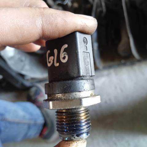 MERCEDES 0281002843 Датчик давления топлива в наличии Черкассы