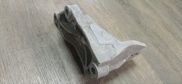 NISSAN 112323NF0A Кронштейн подушки (опоры) двигателя правой в наличии Запорожье