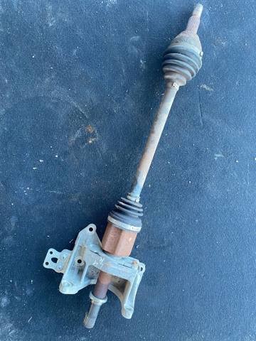 Полуось передняя, правая 391005SA2A NISSAN