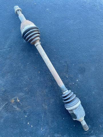 Левая полуось 391015SA2A NISSAN