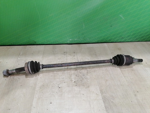 Полуось задняя 396001HC1C NISSAN