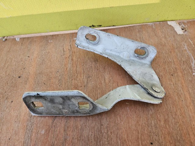 6C1116800AC FORD Петля капота правая купить в Ирпень