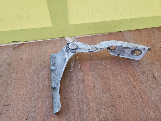 6C1116801AC FORD Петля капота левая купить в Каменское
