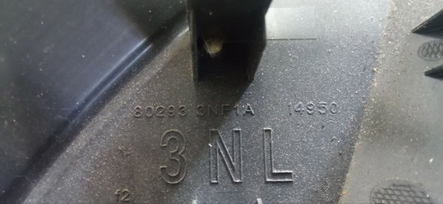 Внутренняя накладка крепления зеркала левого 802933NF1A NISSAN