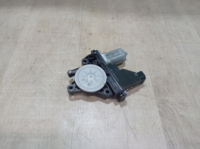 Мотор стеклоподъемника водительской двери 82450C5120 HYUNDAI