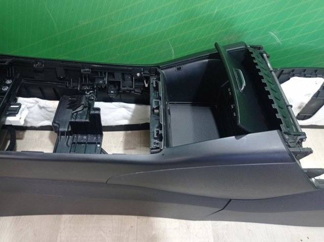 84660C6000WK HYUNDAI Крышка подлокотника купить в Тернополь