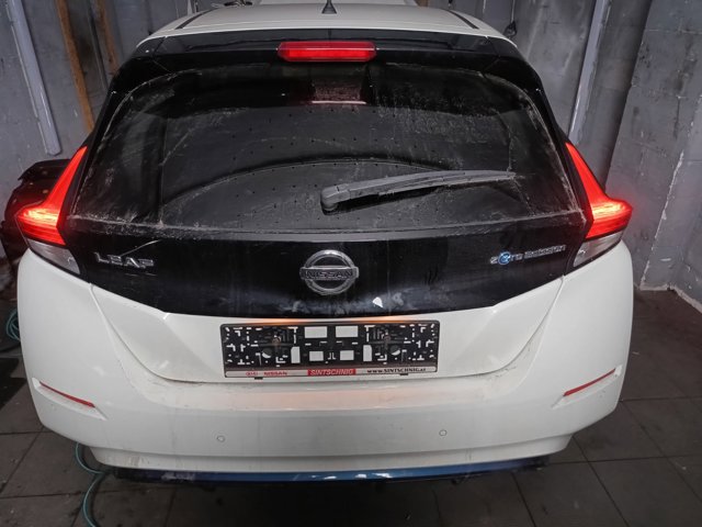 Задняя ляда 901005SA0B NISSAN