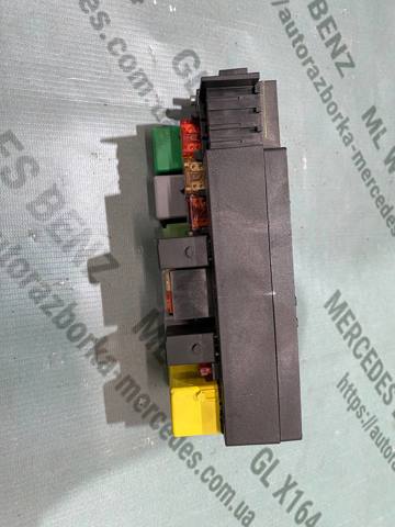 Панель предохранителей A1645400672 MERCEDES