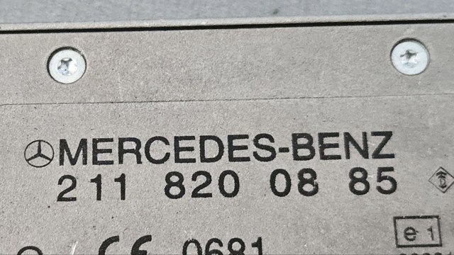 MERCEDES A1646201931 Кронштейн усилителя переднего бампера в наличии Ровно