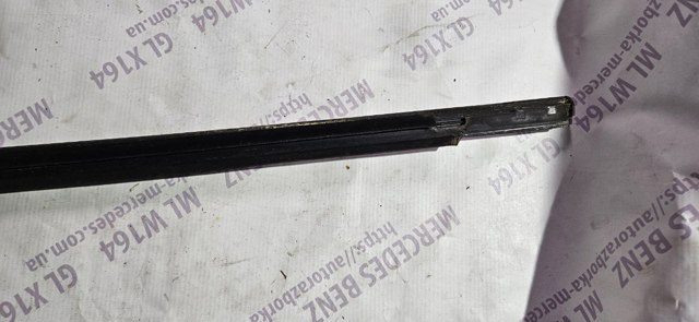 A1646907380 MERCEDES Уплотнитель стекла передней левой двери купить в Тернополь