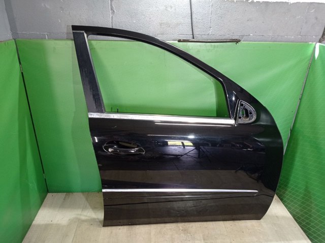 Пассажирская передняя дверь A1647200205 MERCEDES