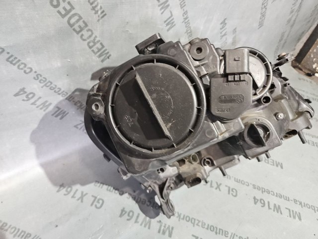 Уплотнитель фонаря заднего внешнего, левого A1648261091 MERCEDES