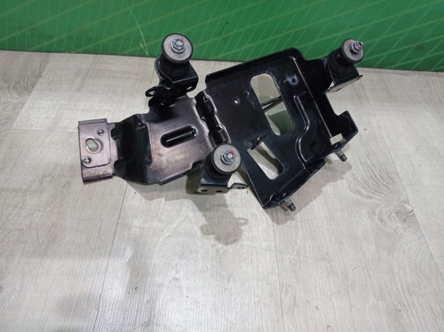 MERCEDES A1663200143 Кронштейн компрессора кондиционера в наличии Каменское