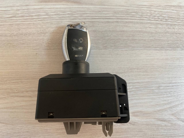 MERCEDES A1669055100 Замок зажигания в наличии Кривой Рог