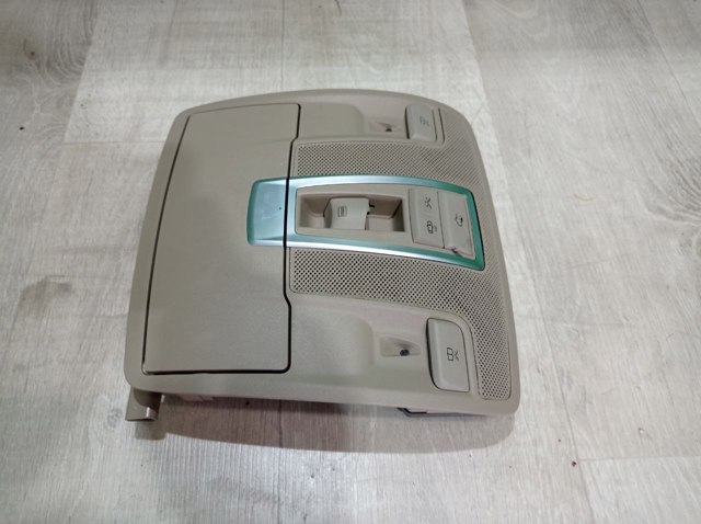 Плафоны внутреннего освещения A1669062301 MERCEDES