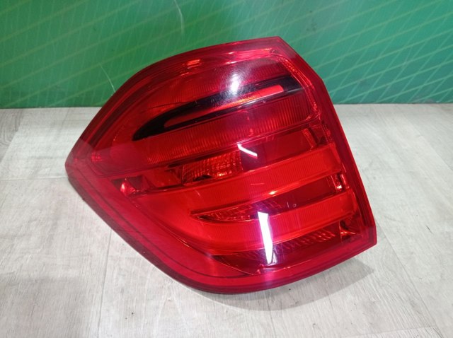 Задняя левая внешняя фара A1669067501 MERCEDES