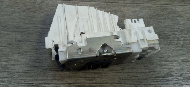 Внутренний дверной замок A1697202635 MERCEDES