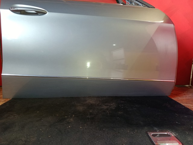 Пассажирская передняя дверь A2127205400 MERCEDES