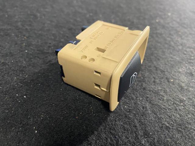 MERCEDES A25182005109051 Кнопочный блок управления стеклоподъемником передний правый в наличии Одесса