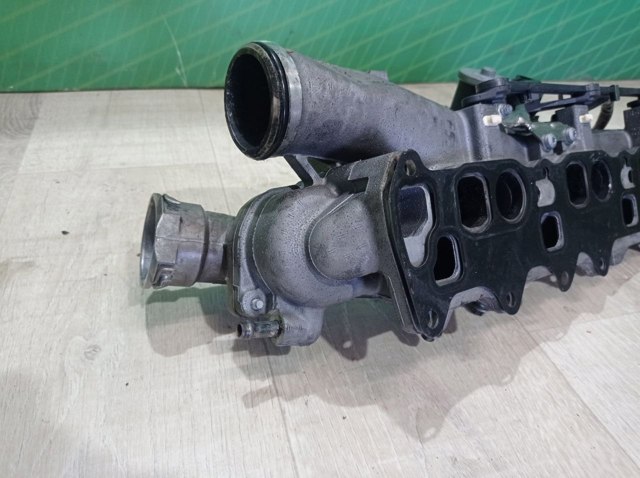 A6420900637 MERCEDES Коллектор впускной правый купить в Ужгород