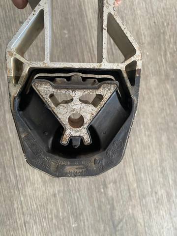AV616P082CA FORD Задняя опора двигателя купить в Житомир
