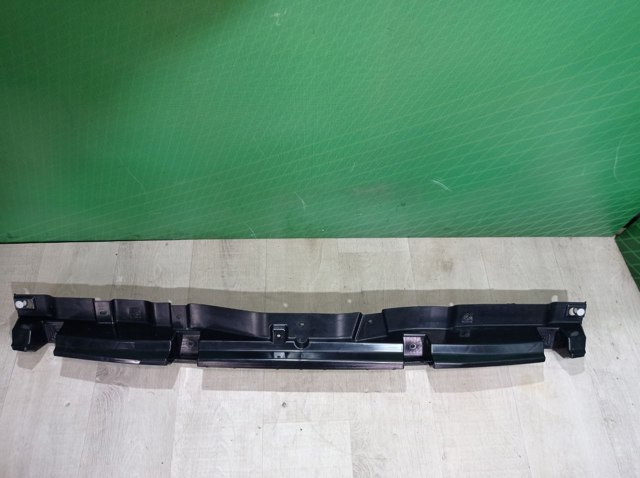 Кронштейн бампера заднего, центральный KT4B17C871A FORD
