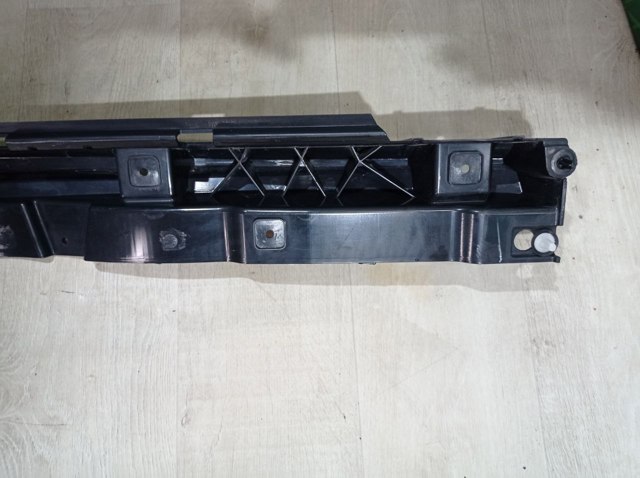 FORD KT4B17C871A Кронштейн бампера заднего центральный в наличии Чернигов